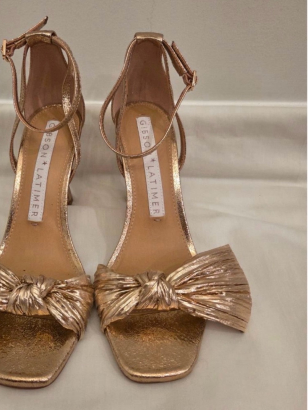 Gibson & Latimer Rose Gold Bow Heels Size 9.5